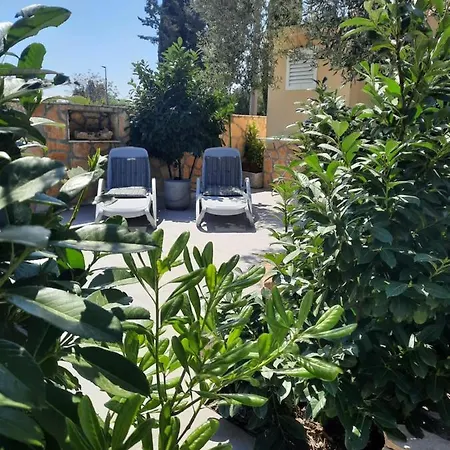Apartament Pere *
